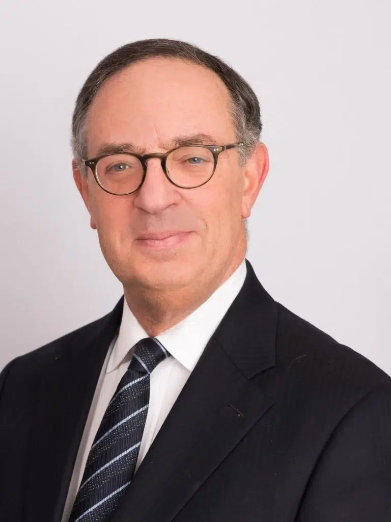 Bernard Eder Biography: Wiki, Age, Career, Height, Weight, Boyfriend, Net Worth & More